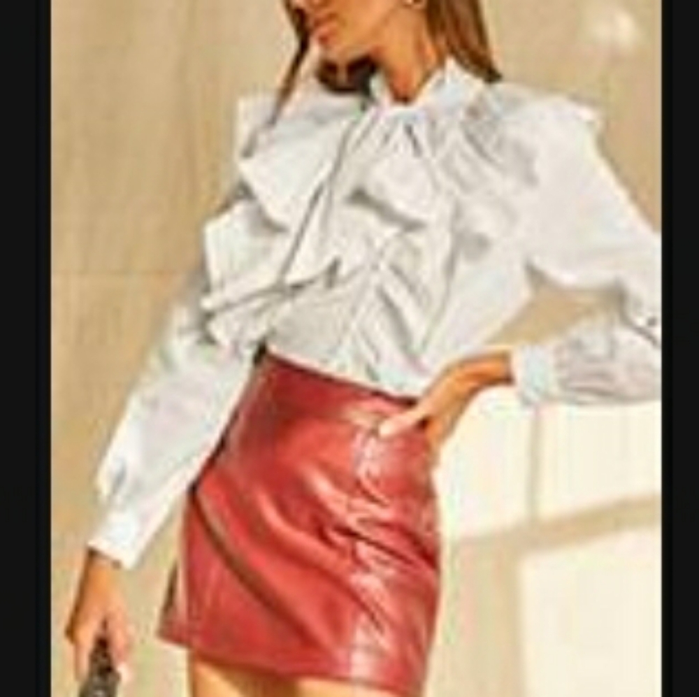 NWT White Ruffled Bowtie Blouse Size: M